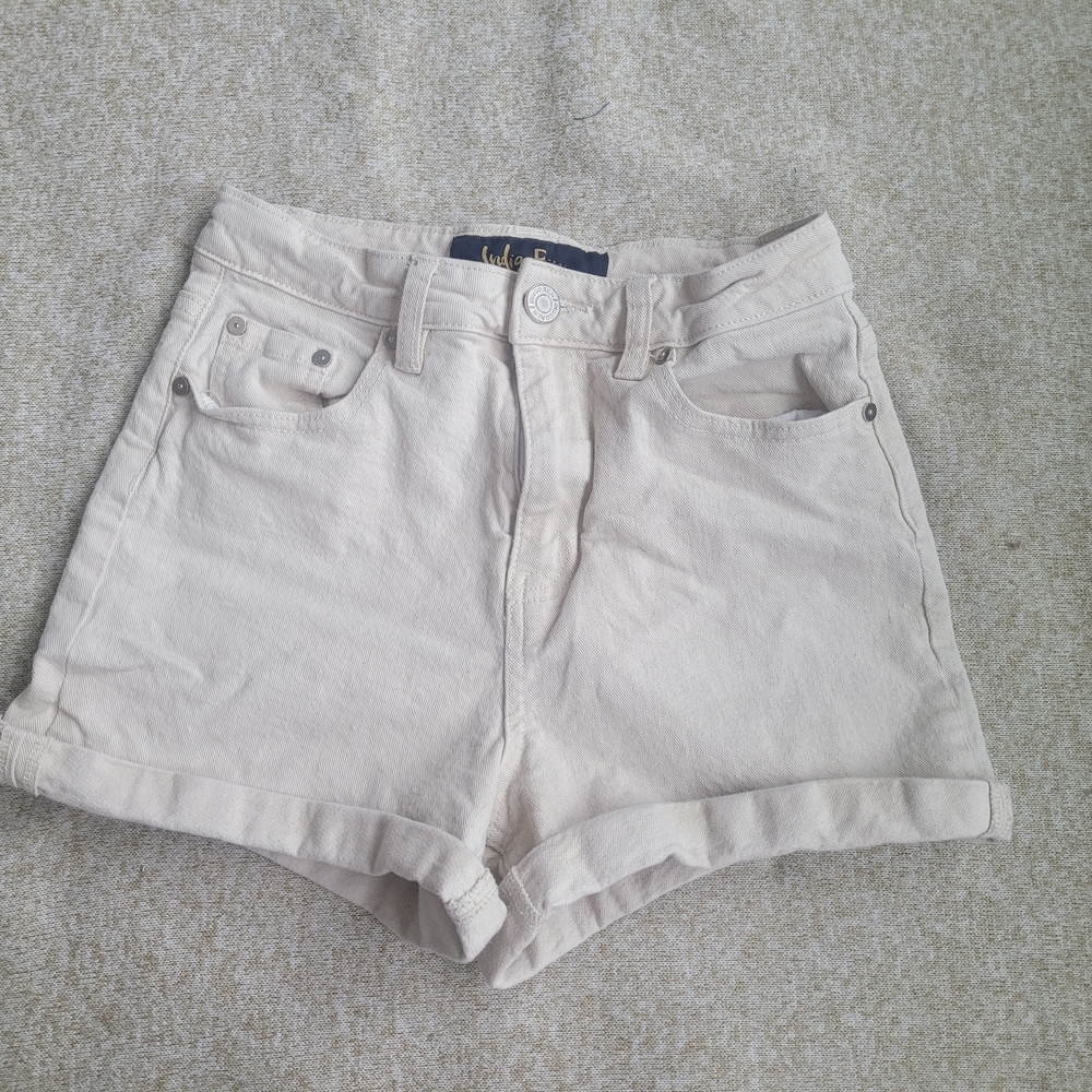 Women's Cream Shorts